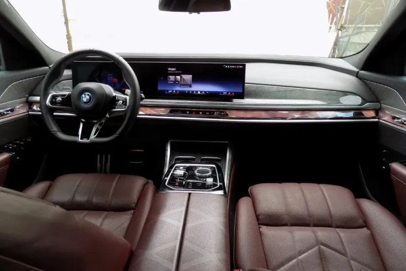 BMW 750 din 2023 cu 67.754 km - oferta BMW105726 - foto 20