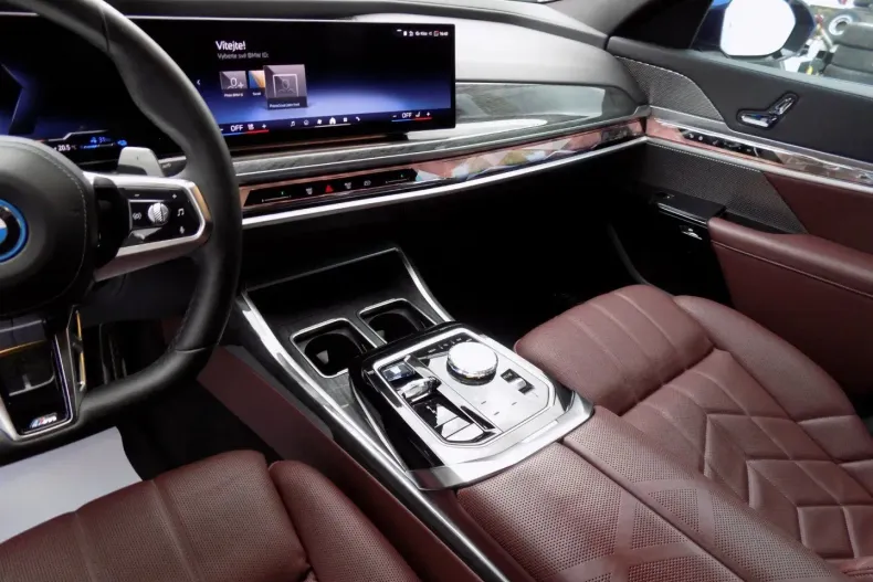 BMW 750 din 2023 cu 67.754 km - oferta BMW105726 - foto 22