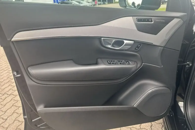 Volvo XC90 din 2024 cu 27.384 km - oferta VOL105729 - foto 13