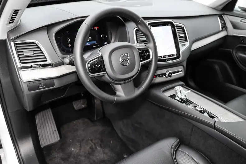 Volvo XC90 din 2023 cu 18.442 km - oferta VOL105742 - foto 3