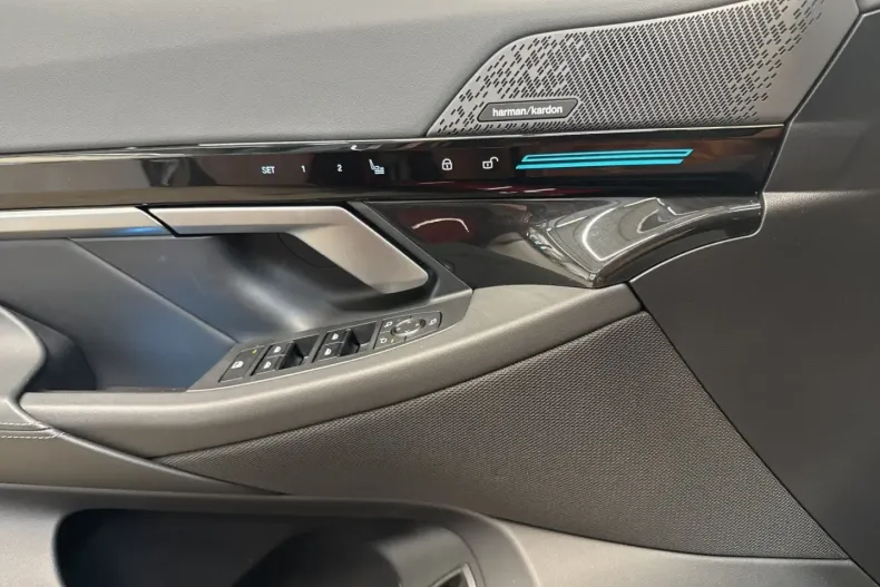 BMW 530 din 2024 cu 11.938 km - oferta BMW105761 - foto 18