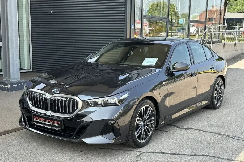 BMW 530 din 2024 cu 11.685 km - oferta BMW105762 - foto 1