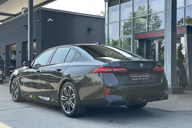 BMW 530 din 2024 cu 11.685 km - oferta BMW105762 - foto 12