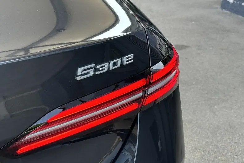 BMW 530 din 2024 cu 11.685 km - oferta BMW105762 - foto 16