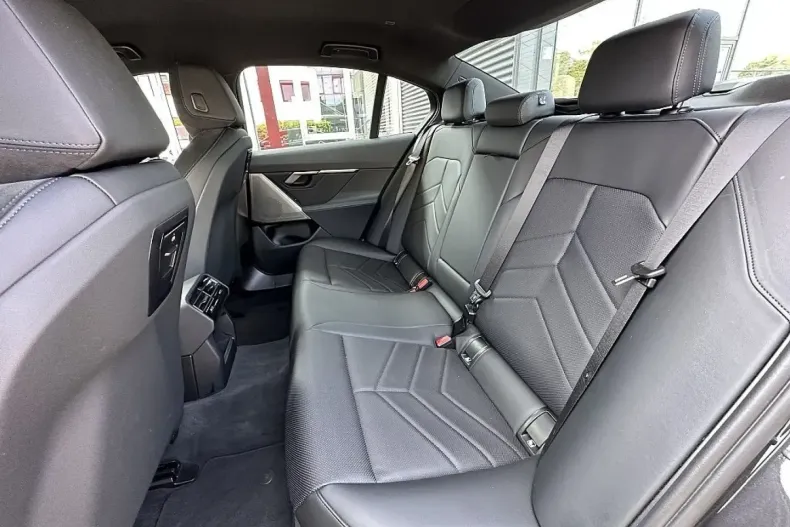 BMW 530 din 2024 cu 11.685 km - oferta BMW105762 - foto 23