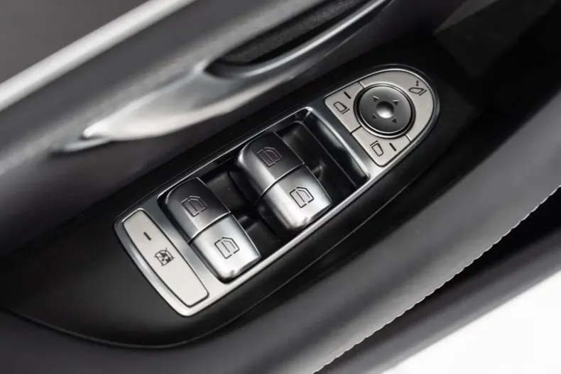 Mercedes-Benz CLS 450 din 2022 cu 54.484 km - oferta MER105784 - foto 9