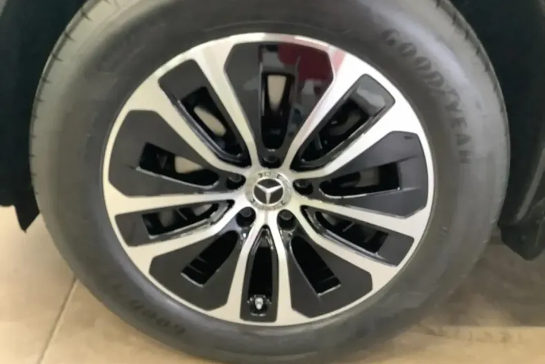 Mercedes-Benz GLC 220 din 2023 cu 13.589 km - oferta MER105822 - foto 6