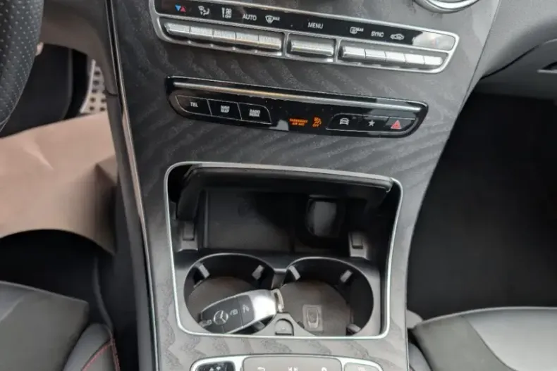 Mercedes-Benz GLC 200 din 2023 cu 70.503 km - oferta MER105830 - foto 11