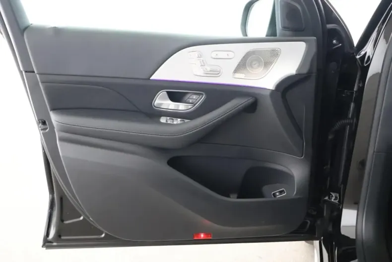 Mercedes-Benz GLE 300 din 2024 cu 14.500 km - oferta MER105834 - foto 13