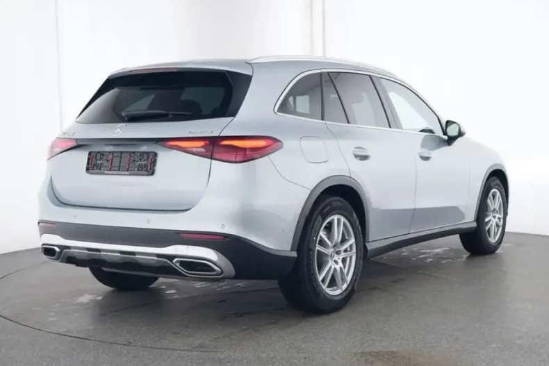 Mercedes-Benz GLC 200 din 2023 cu 5.168 km - oferta MER105837 - foto 2