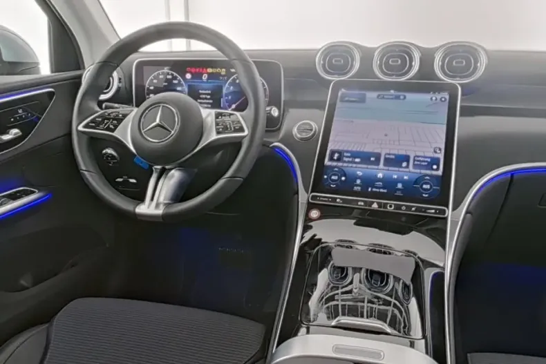 Mercedes-Benz GLC 200 din 2023 cu 5.168 km - oferta MER105837 - foto 5