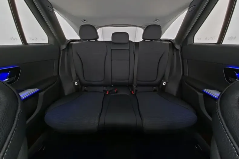 Mercedes-Benz GLC 200 din 2023 cu 5.168 km - oferta MER105837 - foto 7