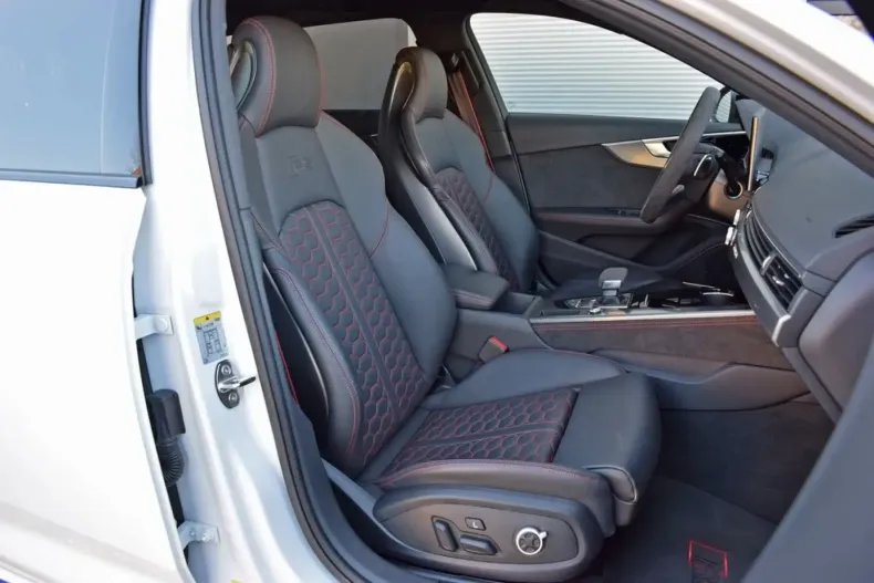 Audi RS4 din 2024 cu 13.550 km - oferta AUD105867 - foto 5