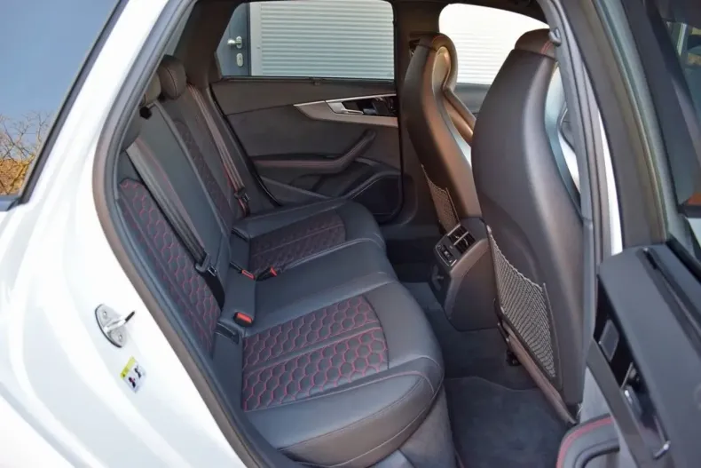 Audi RS4 din 2024 cu 13.550 km - oferta AUD105867 - foto 6