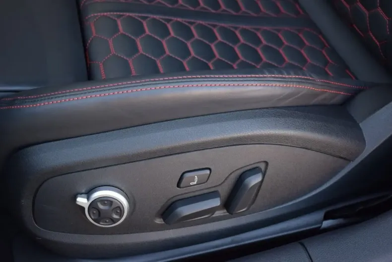 Audi RS4 din 2024 cu 13.550 km - oferta AUD105867 - foto 13