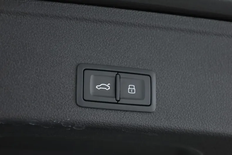 Audi RS4 din 2024 cu 6.400 km - oferta AUD105870 - foto 6