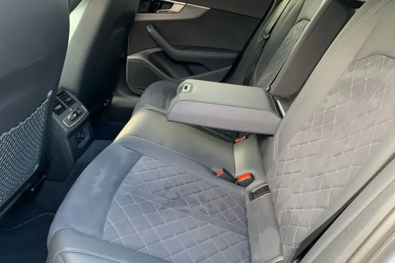 Audi RS4 din 2023 cu 25.036 km - oferta AUD105871 - foto 10