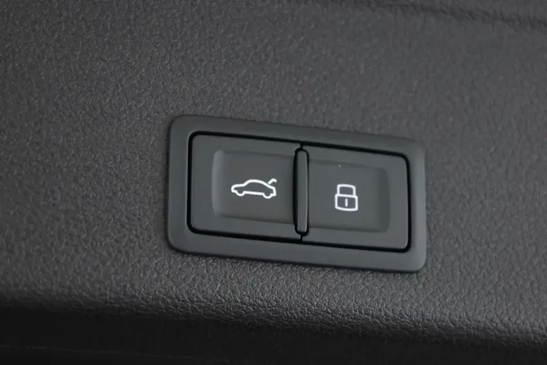 Audi RS4 din 2024 cu 6.000 km - oferta AUD105874 - foto 9