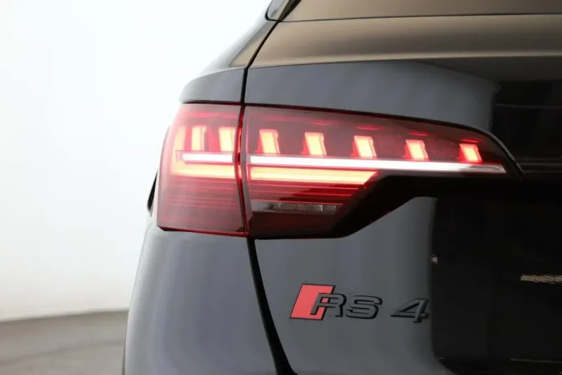 Audi RS4 din 2024 cu 6.000 km - oferta AUD105874 - foto 10