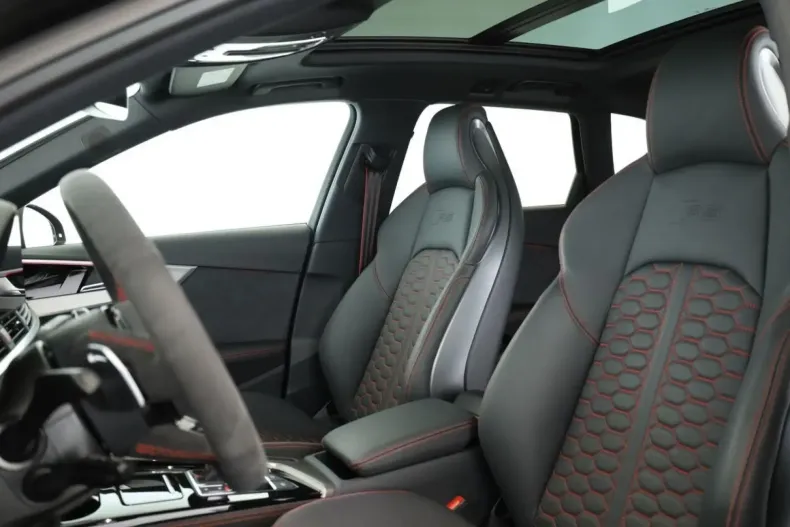 Audi RS4 din 2024 cu 6.000 km - oferta AUD105874 - foto 13