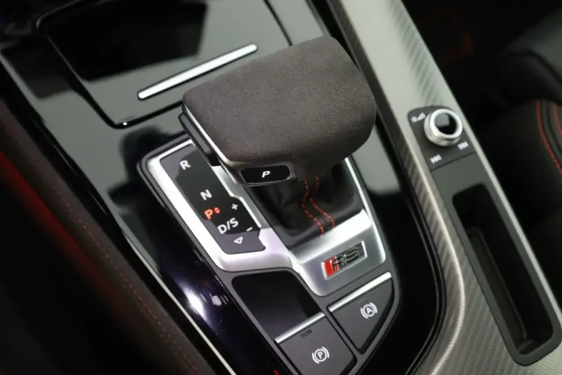 Audi RS4 din 2024 cu 6.000 km - oferta AUD105874 - foto 19