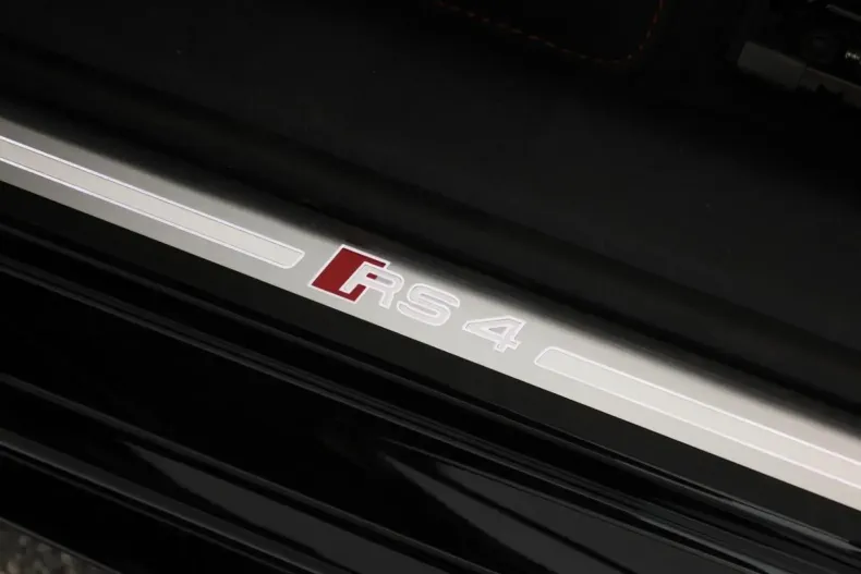 Audi RS4 din 2024 cu 6.000 km - oferta AUD105874 - foto 23