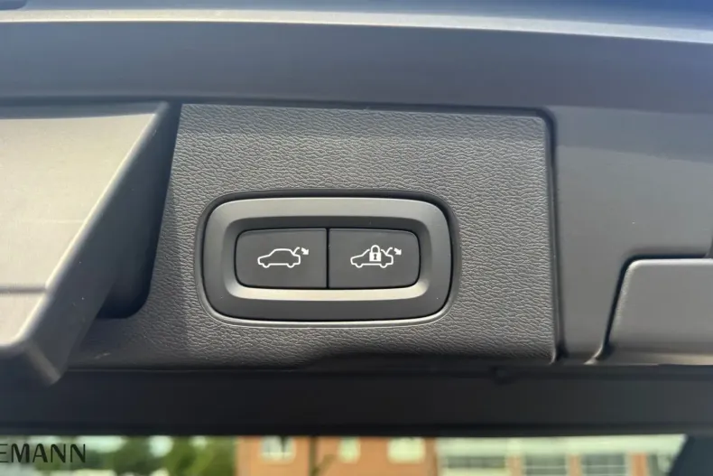 Volvo XC60 din 2022 cu 74.500 km - oferta VOL105895 - foto 13