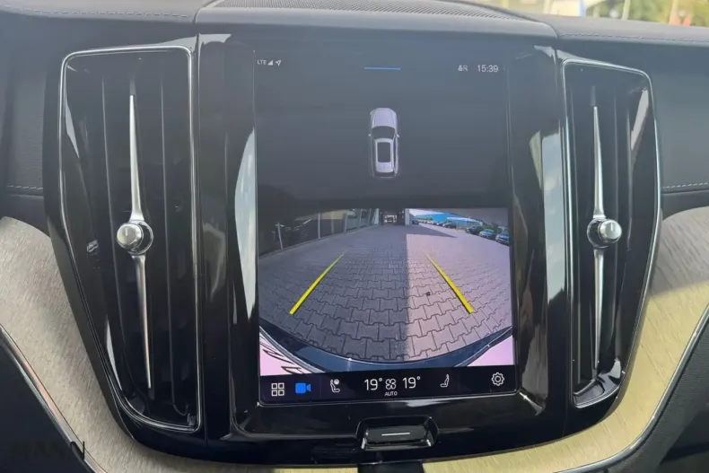 Volvo XC60 din 2022 cu 74.500 km - oferta VOL105895 - foto 22