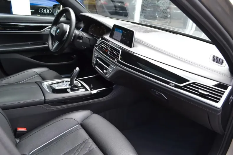 BMW 745 din 2020 cu 69.985 km - oferta BMW105926 - foto 5