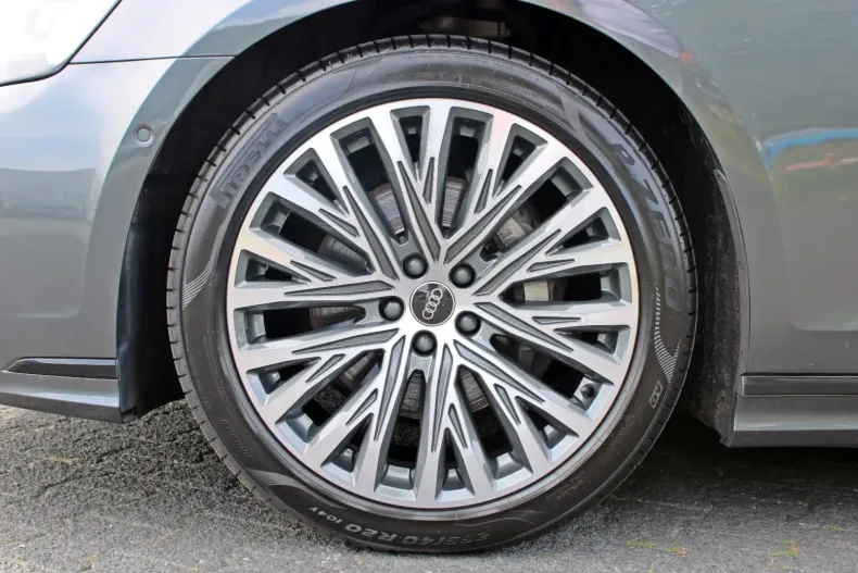 Audi A8 din 2024 cu 41.998 km - oferta AUD105937 - foto 4