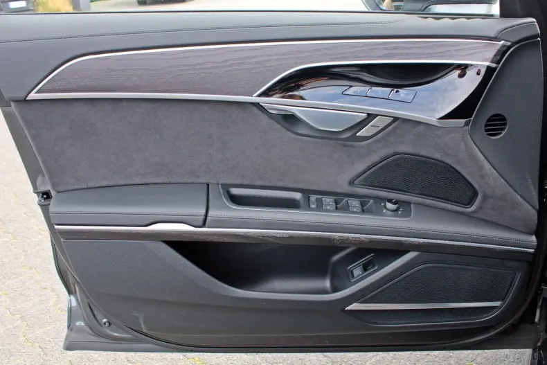 Audi A8 din 2024 cu 41.998 km - oferta AUD105937 - foto 5