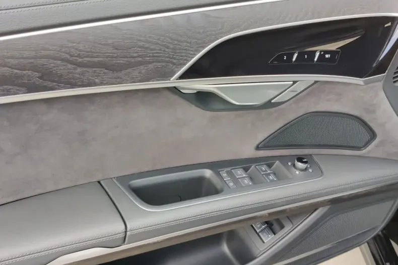 Audi A8 din 2025 cu 27.100 km - oferta AUD105940 - foto 14