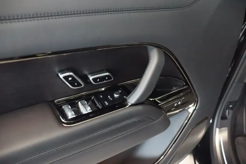 Land Rover Range Rover din 2024 cu 48.500 km - oferta LAN105945 - foto 12