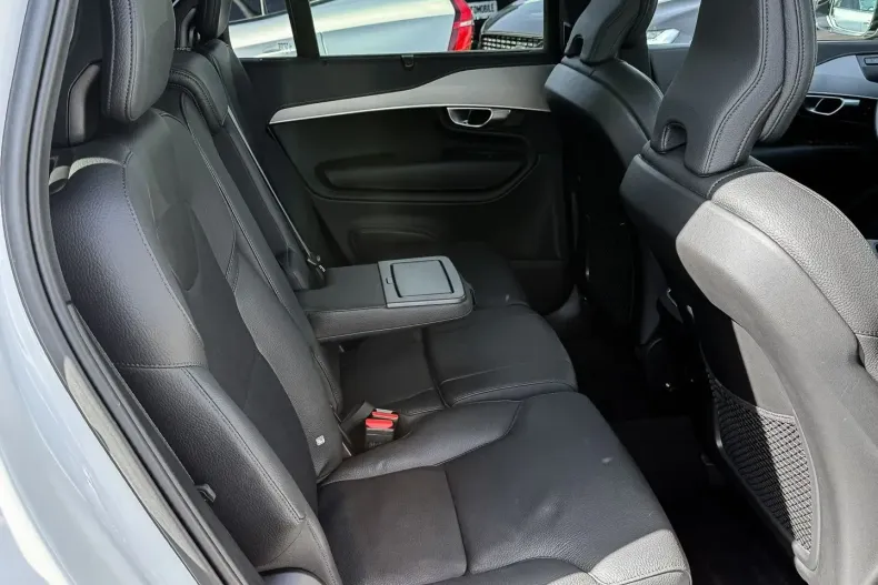 Volvo XC90 din 2023 cu 27.286 km - oferta VOL105950 - foto 18