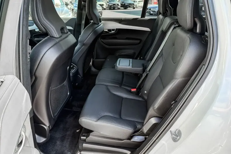 Volvo XC90 din 2023 cu 27.286 km - oferta VOL105950 - foto 19