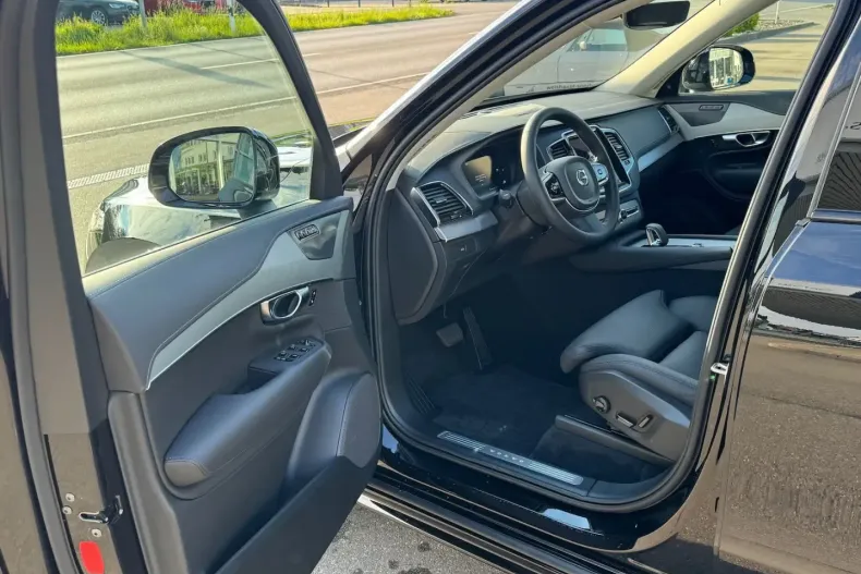 Volvo XC90 din 2023 cu 70.000 km - oferta VOL105951 - foto 6