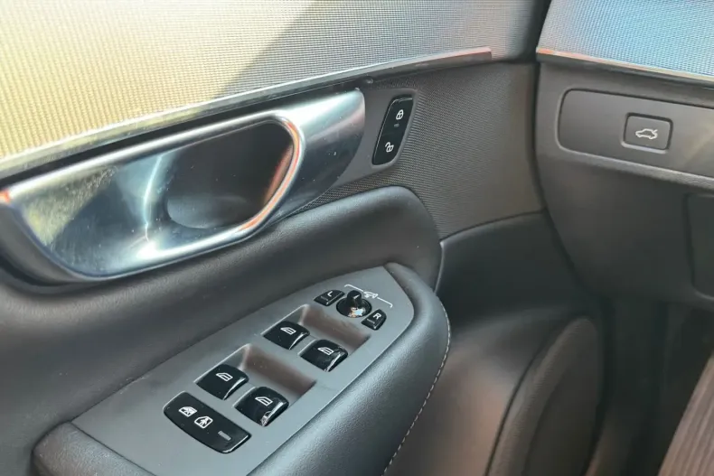 Volvo XC90 din 2023 cu 70.000 km - oferta VOL105951 - foto 11