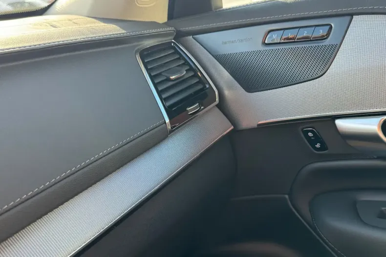 Volvo XC90 din 2023 cu 70.000 km - oferta VOL105951 - foto 12