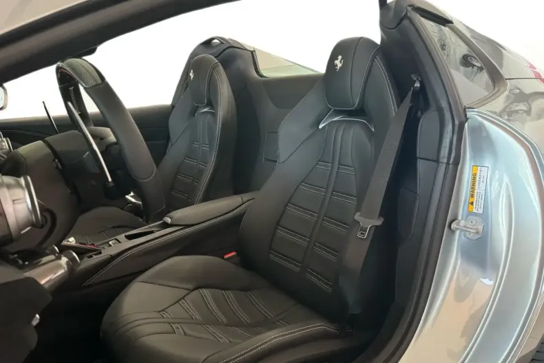 Ferrari 812 din 2023 cu 3.100 km - oferta FER105987 - foto 9