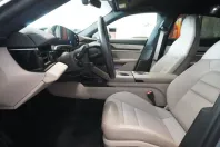 Porsche Taycan din 2023 cu 34.000 km - oferta POR106022 - foto 7