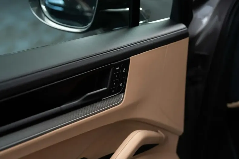 Porsche Cayenne din 2024 cu 6.300 km - oferta POR106036 - foto 10