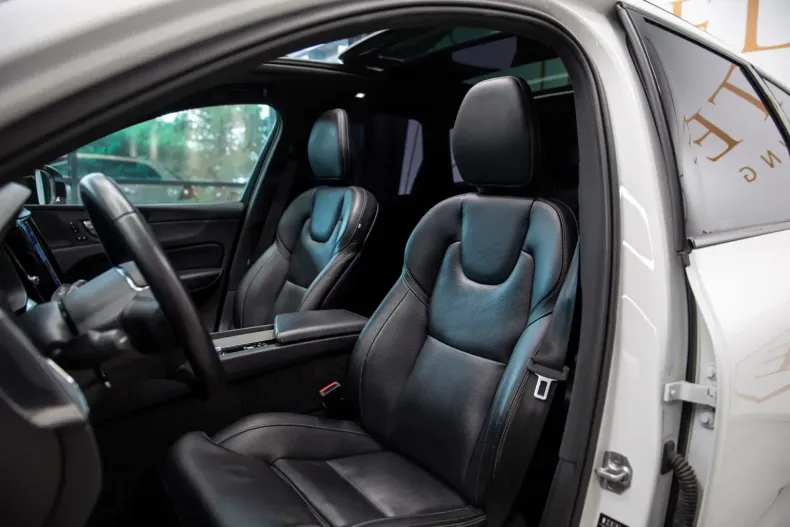 Volvo XC60 din 2021 cu 42.900 km - oferta VOL106041 - foto 14