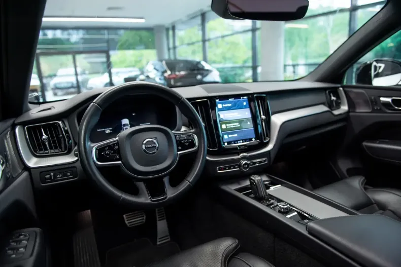 Volvo XC60 din 2021 cu 42.900 km - oferta VOL106041 - foto 15