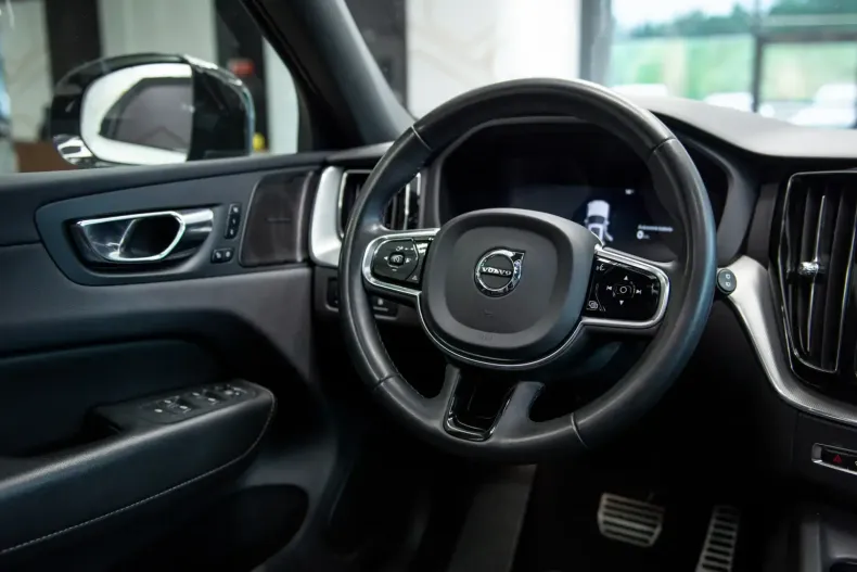 Volvo XC60 din 2021 cu 42.900 km - oferta VOL106041 - foto 29