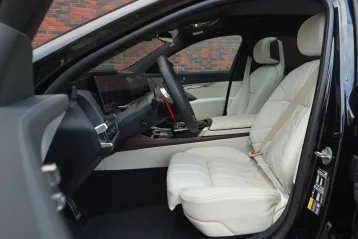 BMW M760 din 2023 - oferta BMW106090