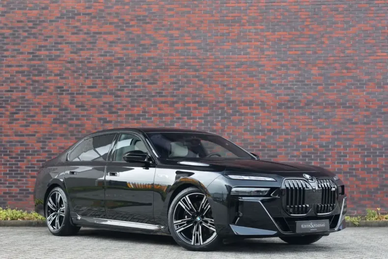 BMW M760 din 2023 cu 33.057 km - oferta BMW106090 - foto 3