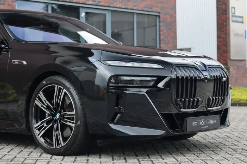 BMW M760 din 2023 cu 33.057 km - oferta BMW106090 - foto 9