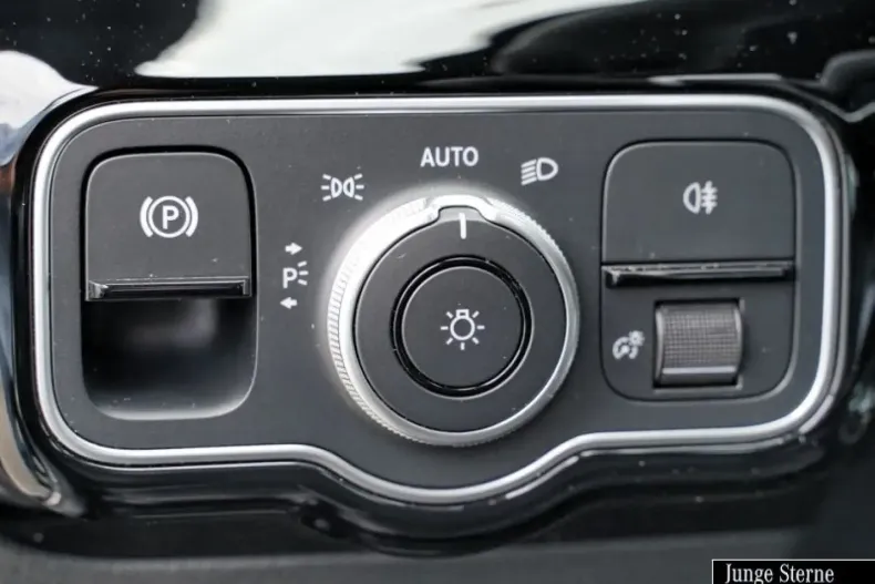 Mercedes-Benz CLA 200 din 2024 cu 27.061 km - oferta MER106101 - foto 14