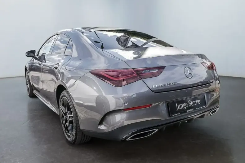 Mercedes-Benz CLA 250 din 2024 cu 9.621 km - oferta MER106104 - foto 4