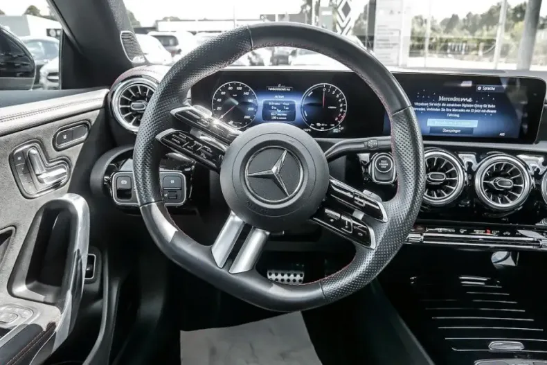 Mercedes-Benz CLA 250 din 2024 cu 9.621 km - oferta MER106104 - foto 8